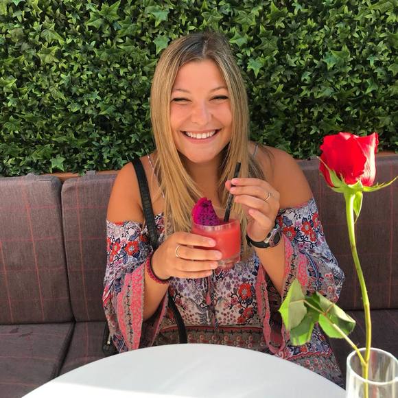 Meet your Posher, Marisa - Picture 1 of 1